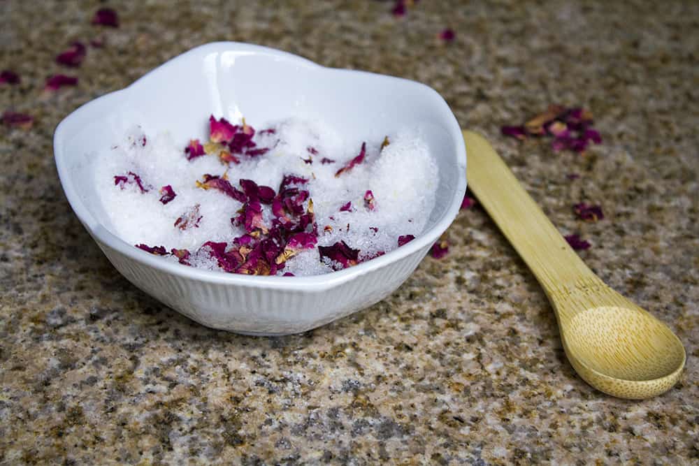 Lavender, Rose & Jasmine Homemade Aromatherapy Bath Salts | homemadeforelle.com