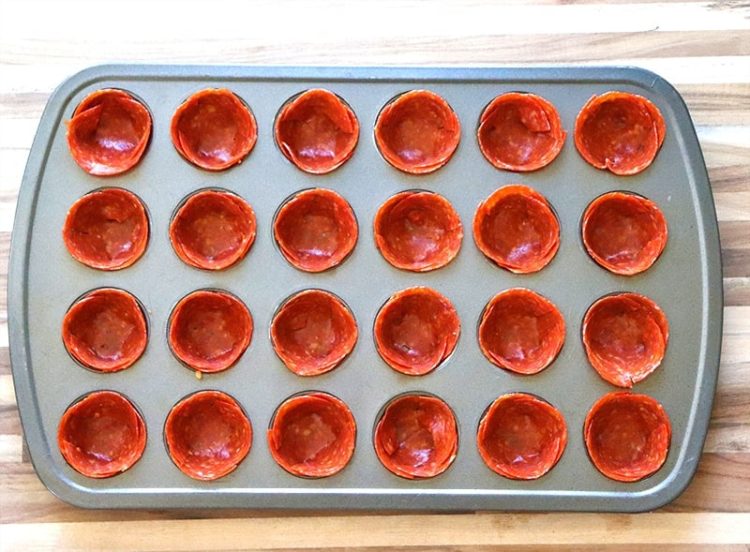 Keto Pepperoni Pizza Bites {0 Net Carbs}